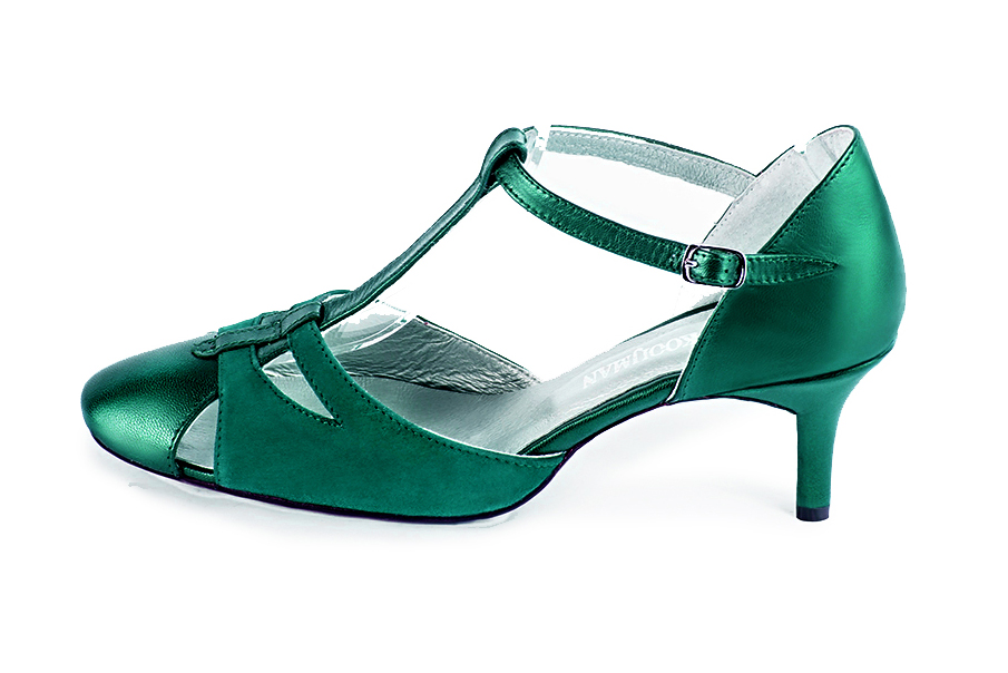 French elegance and refinement for these emerald green dress T-strap open side shoes, 
                available in many subtle leather and colour combinations. A pretty model with a comfortable "Salomé" strap and good support.
Its charming spyglass cut-out gives you plenty of scope for personalisation.  
                Matching clutches for parties, ceremonies and weddings.   
                You can customize these shoes to perfectly match your tastes or needs, and have a unique model.  
                Choice of leathers, colours, knots and heels. 
                Wide range of materials and shades carefully chosen.  
                Rich collection of flat, low, mid and high heels.  
                Small and large shoe sizes - Florence KOOIJMAN